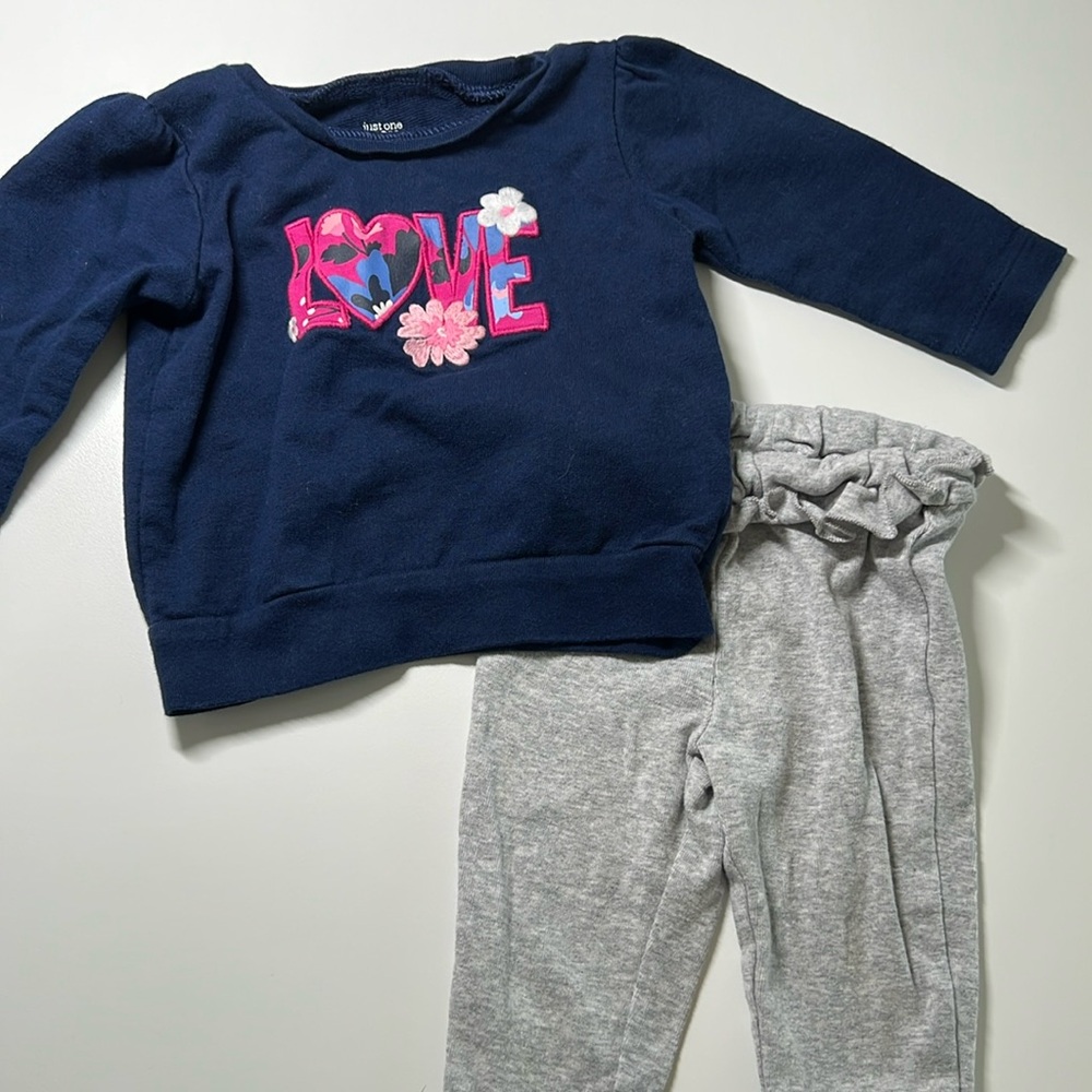 NWOT Carters pant and sweatshirt set, size 6M